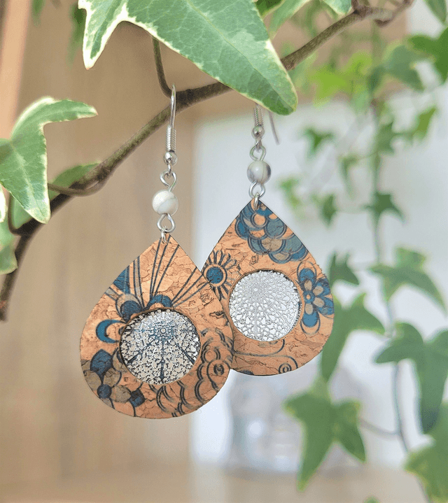 Boucles d'oreilles en liège et howlite ༄