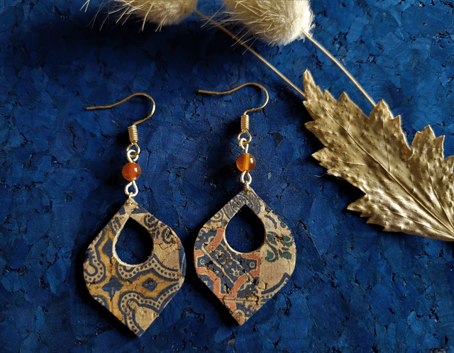 Boucles d'oreilles en liège et cornaline ༄