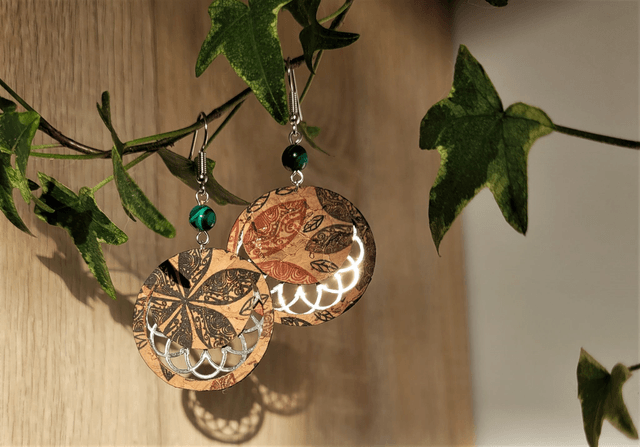 Boucles d'oreilles en liège et malachite ༄