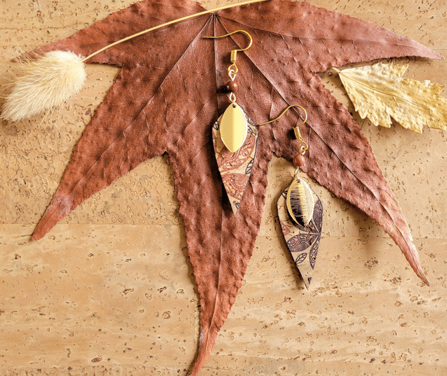 Boucles d'oreilles en liège et jaspe rouge ༄