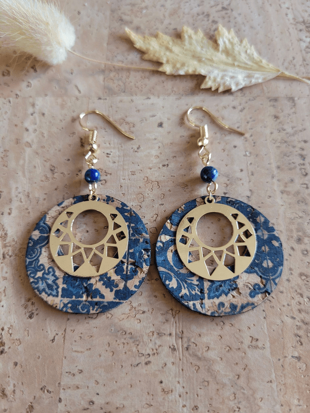 Boucles d&#039;oreilles en liège et lapis lazuli ༄